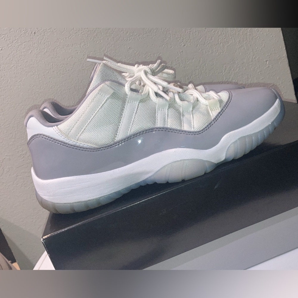 Air Jordan 11 Low White Grey University